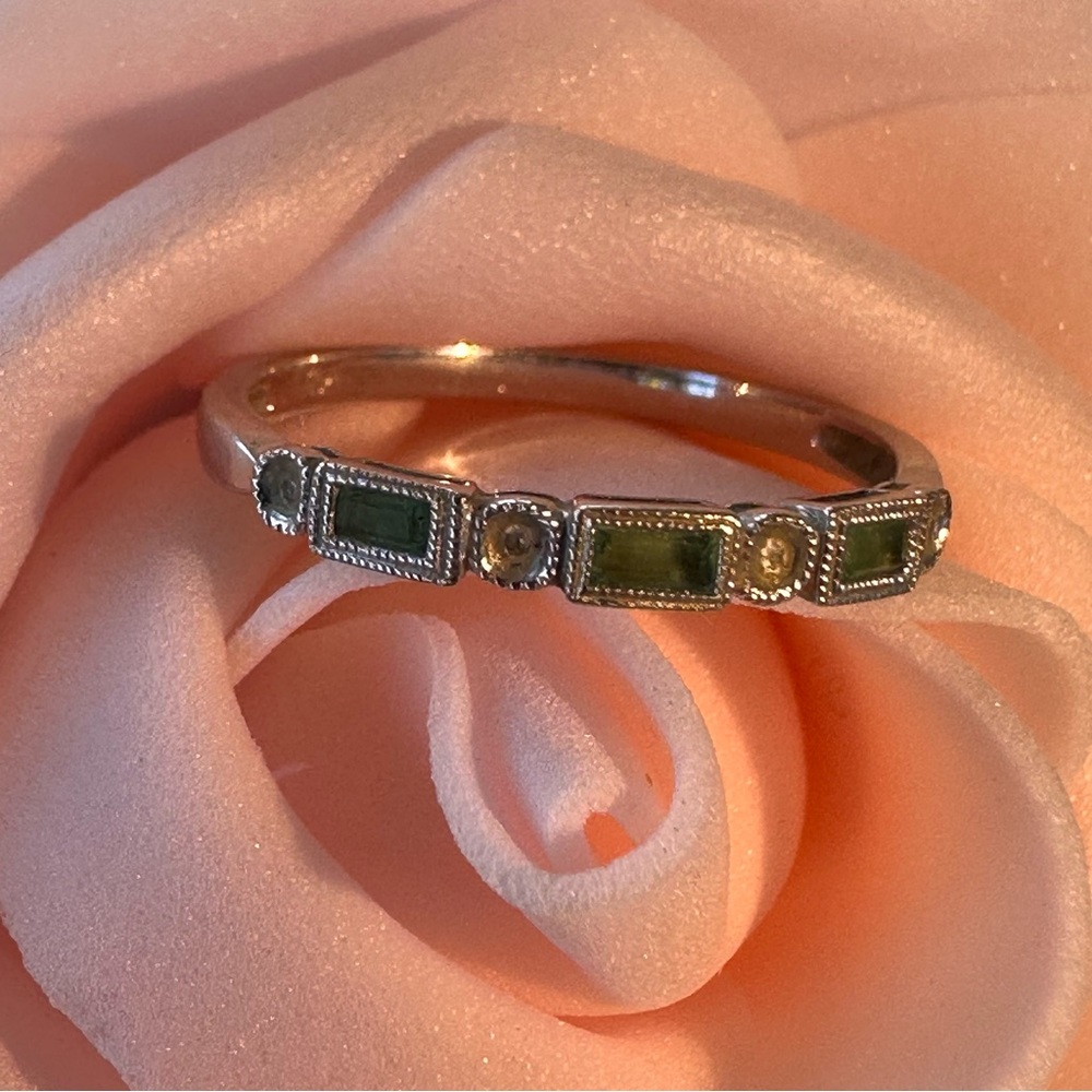 14K White Gold Green Stone & Clear Accent Band Ring Size 7 Stackable - Picture 15 of 16